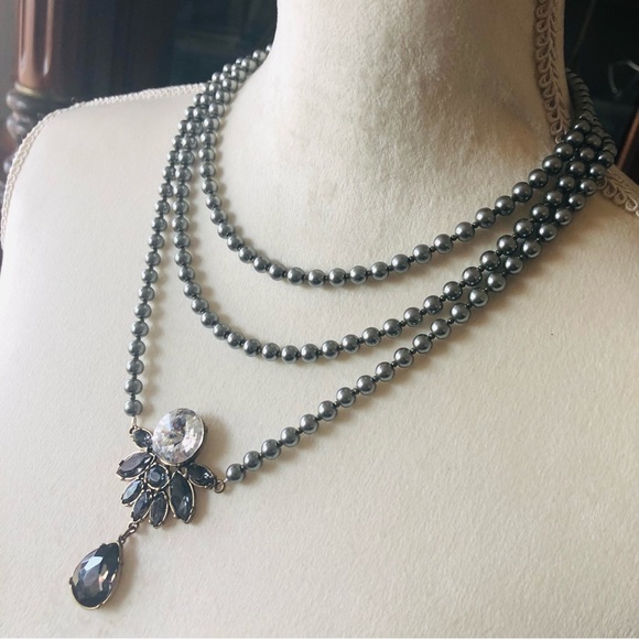 Handcrafted repurpose charcoal cluster Czech glass Pearl fancy clasp necklace - Picture 4 of 8